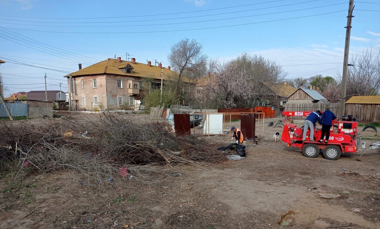 В Астрахани продолжается весенняя уборка улиц | Городская Дума  муниципального образования 