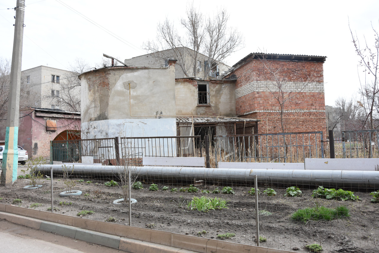 В Астрахани продолжается борьба с заброшенными объектами | Городская Дума  муниципального образования 